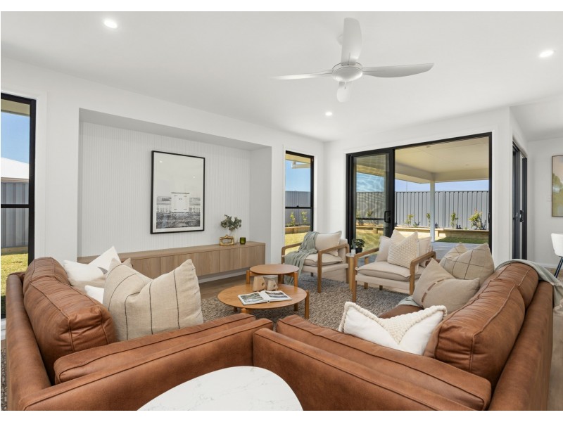 26 Viewmont Way, Old Bar NSW 2430