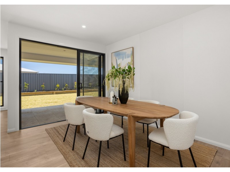 26 Viewmont Way, Old Bar NSW 2430