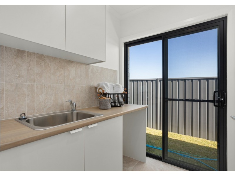 26 Viewmont Way, Old Bar NSW 2430