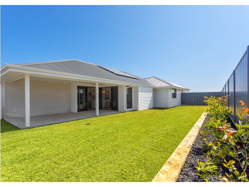 26 Viewmont Way, Old Bar NSW 2430