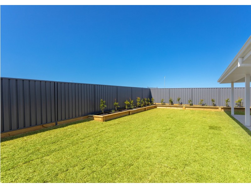 26 Viewmont Way, Old Bar NSW 2430