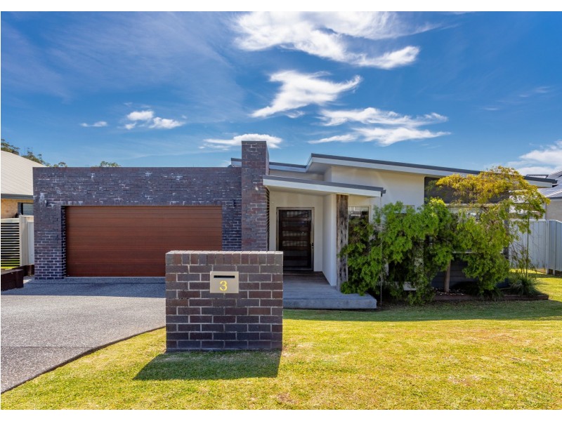 3 Kadungle Close, Wallabi Point NSW 2430