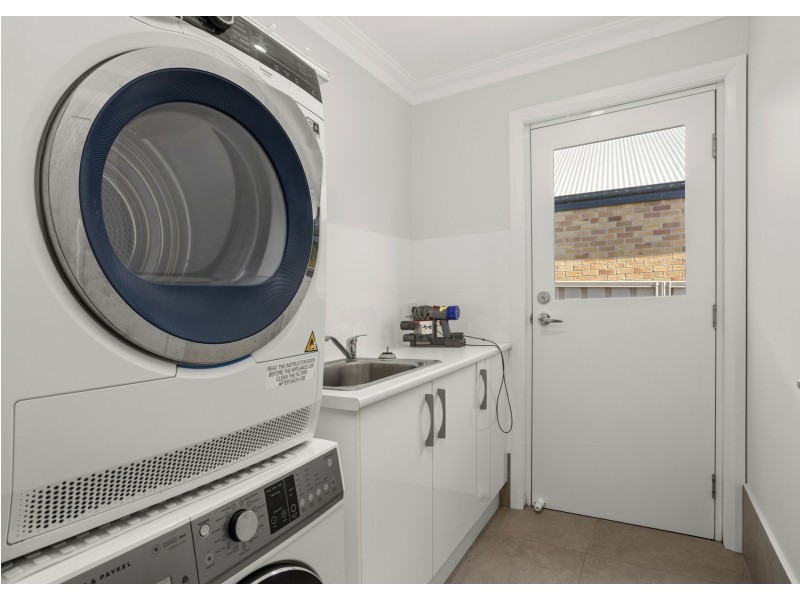 3 Kadungle Close, Wallabi Point NSW 2430