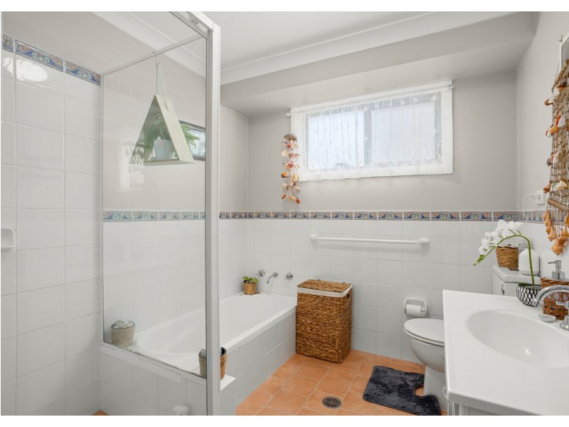 Unit 2/15 Lewis Street, Old Bar NSW 2430