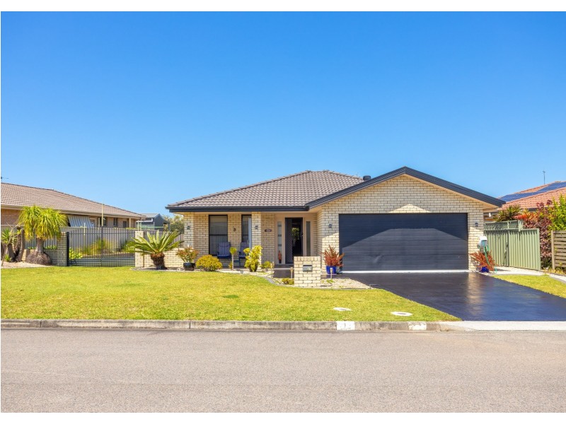 47 Bluehaven Drive, Old Bar NSW 2430