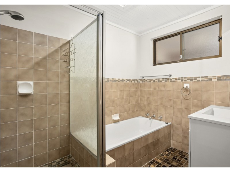 2/25 Clerke Street, Old Bar NSW 2430