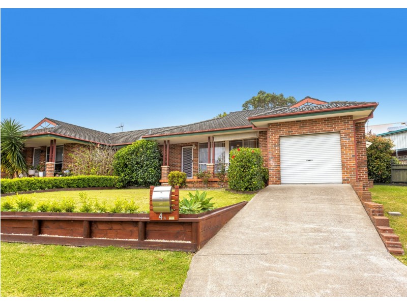 4 Gannet Crescent, Old Bar NSW 2430
