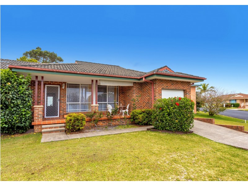 4 Gannet Crescent, Old Bar NSW 2430