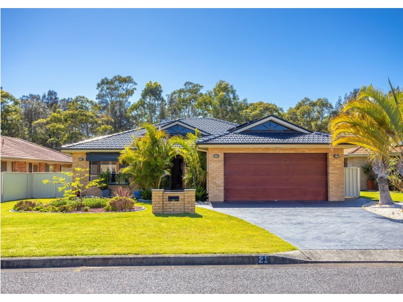 21 Ivy Crescent, Old Bar NSW 2430