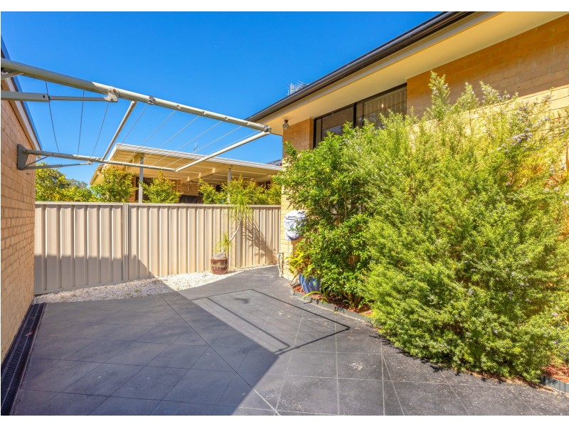 21 Ivy Crescent, Old Bar NSW 2430