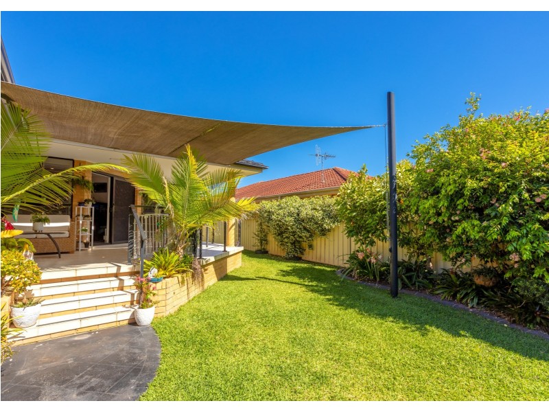 21 Ivy Crescent, Old Bar NSW 2430