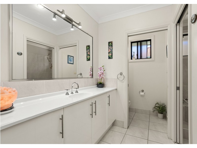 21 Ivy Crescent, Old Bar NSW 2430