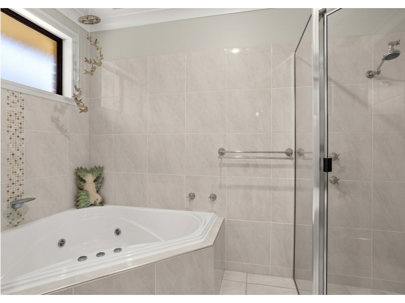 21 Ivy Crescent, Old Bar NSW 2430