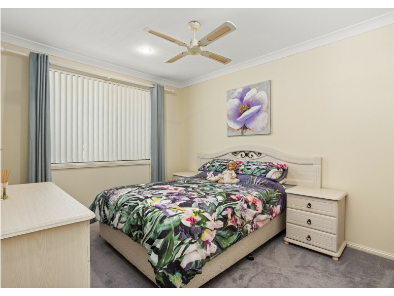 21 Ivy Crescent, Old Bar NSW 2430