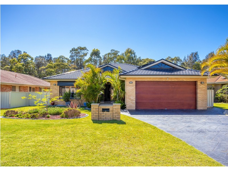 21 Ivy Crescent, Old Bar NSW 2430