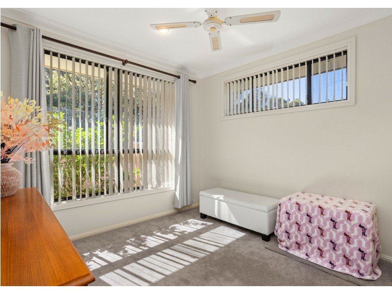 21 Ivy Crescent, Old Bar NSW 2430