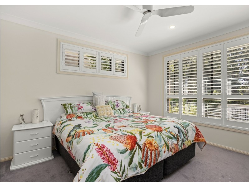 21 Ivy Crescent, Old Bar NSW 2430