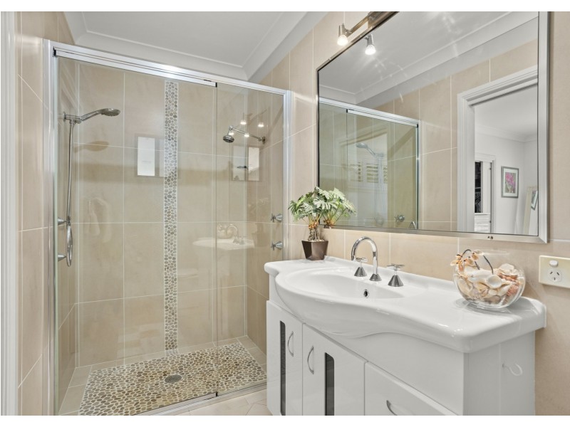 21 Ivy Crescent, Old Bar NSW 2430