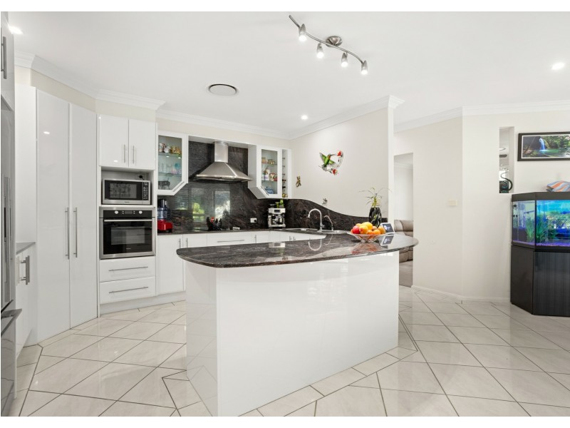 21 Ivy Crescent, Old Bar NSW 2430