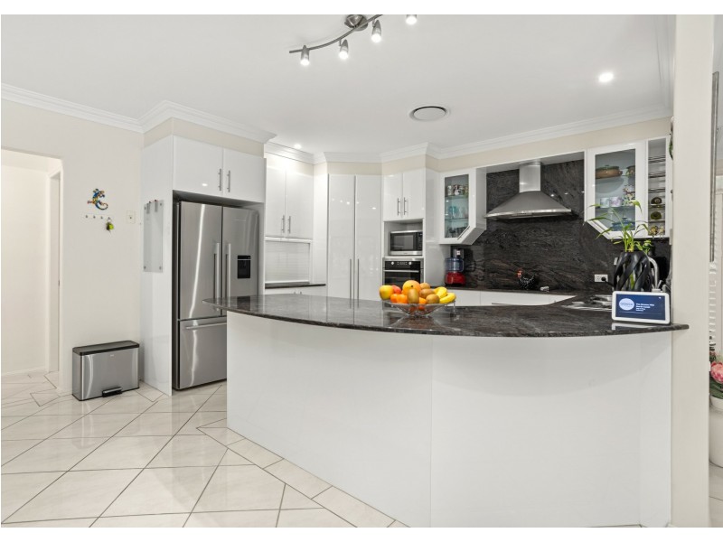 21 Ivy Crescent, Old Bar NSW 2430
