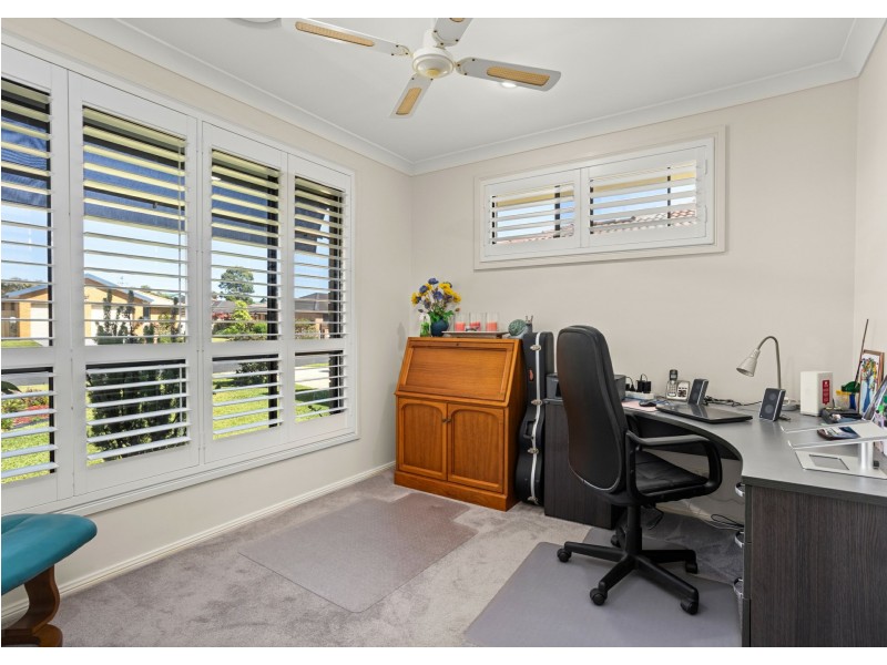 21 Ivy Crescent, Old Bar NSW 2430