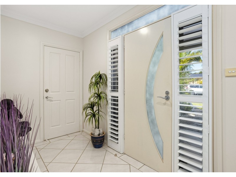 21 Ivy Crescent, Old Bar NSW 2430