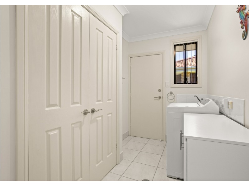 21 Ivy Crescent, Old Bar NSW 2430
