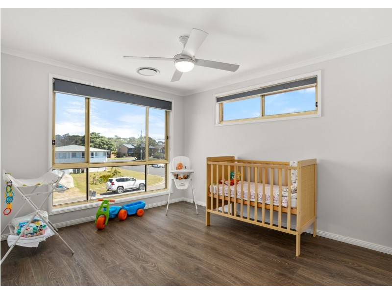 4 Lewis Street, Old Bar NSW 2430