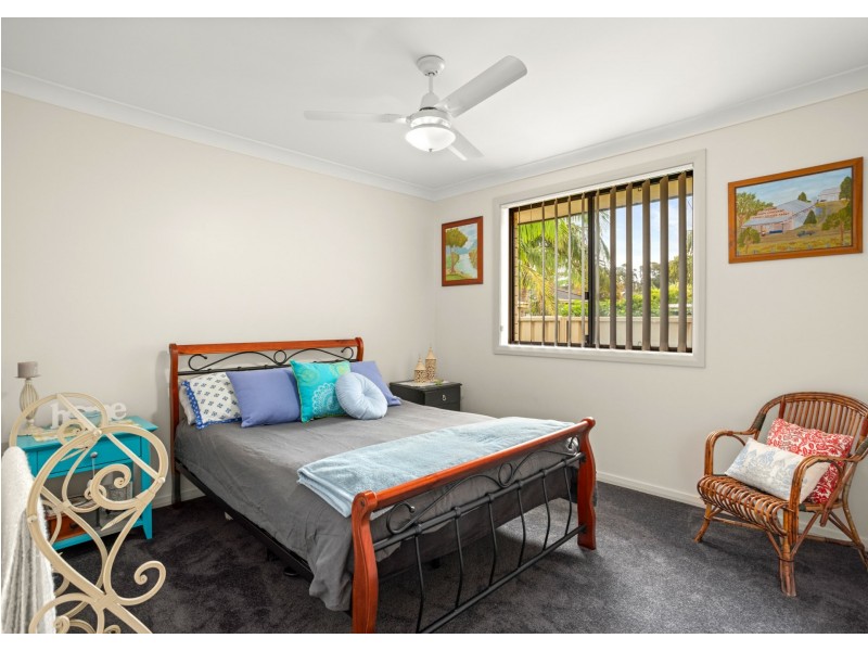 8 Albatross Way, Old Bar NSW 2430