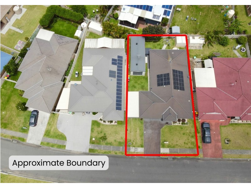 8 Albatross Way, Old Bar NSW 2430