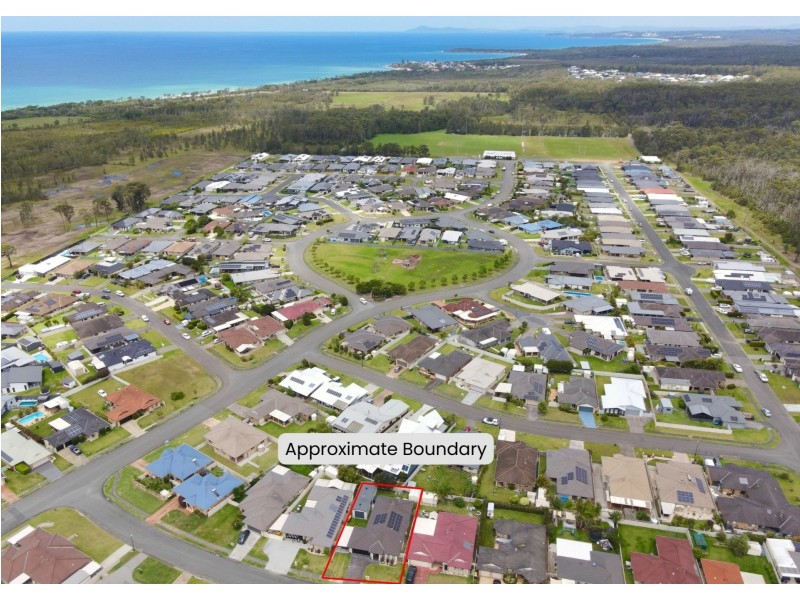 8 Albatross Way, Old Bar NSW 2430