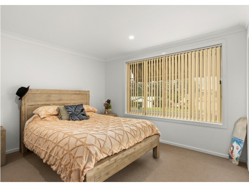 12 Molong Road, Old Bar NSW 2430