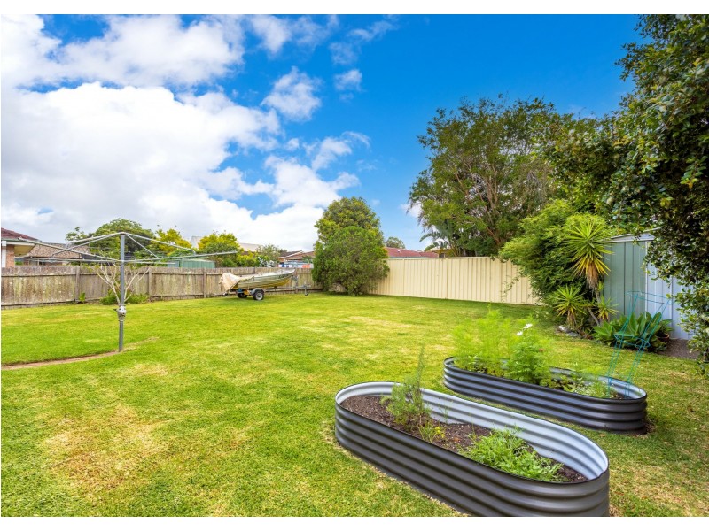 12 Molong Road, Old Bar NSW 2430