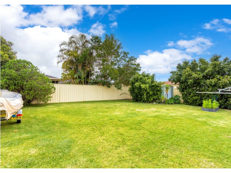 12 Molong Road, Old Bar NSW 2430