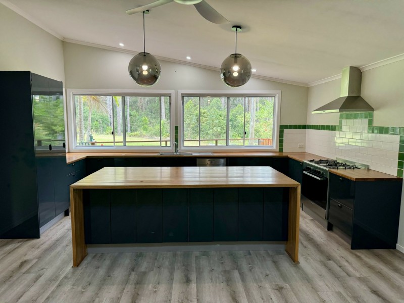 15 Scotts Road, Mitchells Island NSW 2430