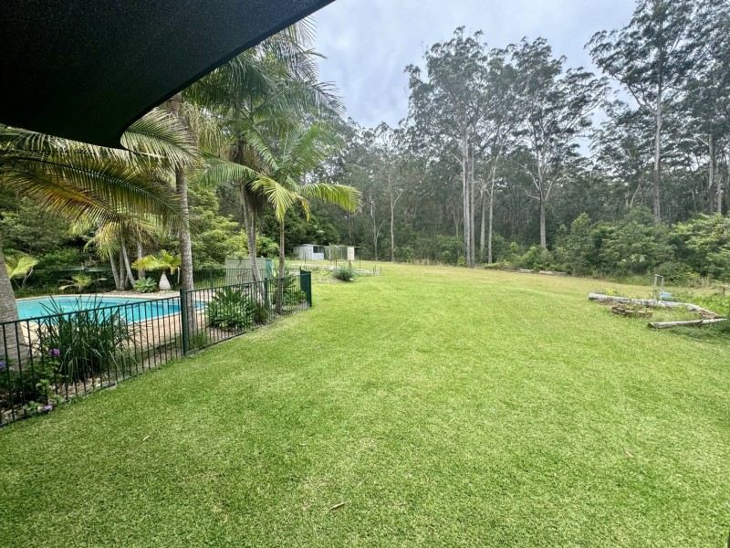 15 Scotts Road, Mitchells Island NSW 2430