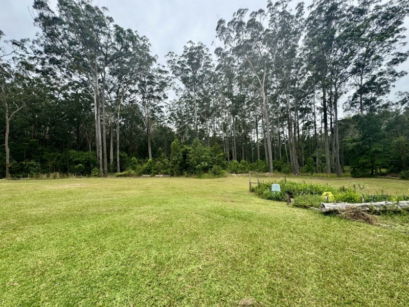 15 Scotts Road, Mitchells Island NSW 2430