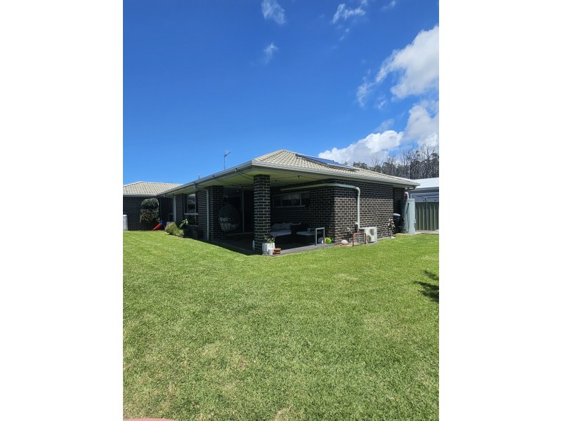 11 Threadfin Court, Old Bar NSW 2430