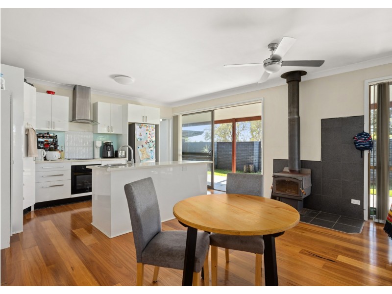 69 Old Bar Road, Old Bar NSW 2430