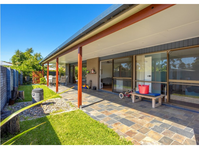 69 Old Bar Road, Old Bar NSW 2430