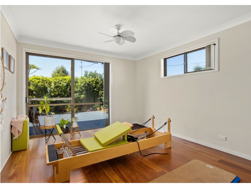 69 Old Bar Road, Old Bar NSW 2430