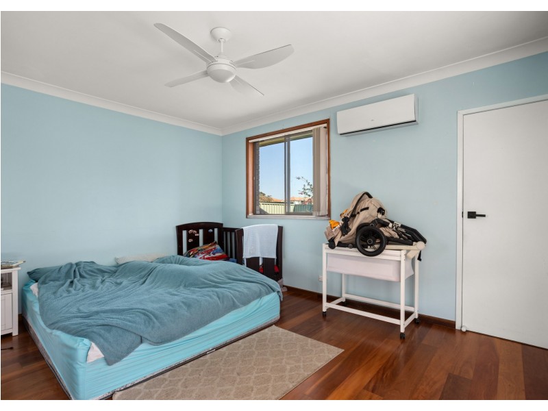 69 Old Bar Road, Old Bar NSW 2430