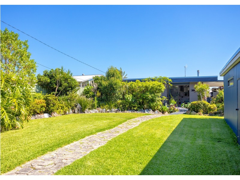69 Old Bar Road, Old Bar NSW 2430