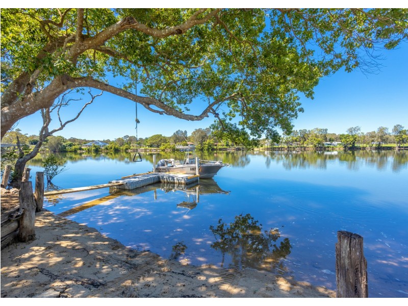319 Manning Point Road, Oxley Island NSW 2430