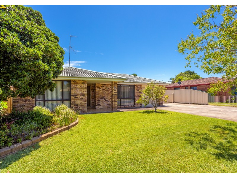 63 Waterman Street, Old Bar NSW 2430