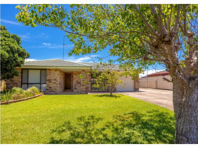 63 Waterman Street, Old Bar NSW 2430