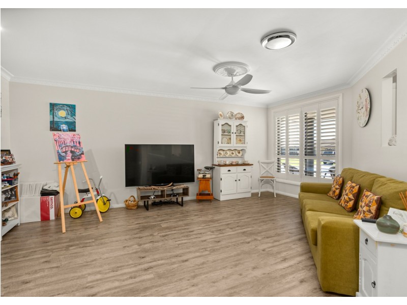 9 Yellowfin Avenue, Old Bar NSW 2430