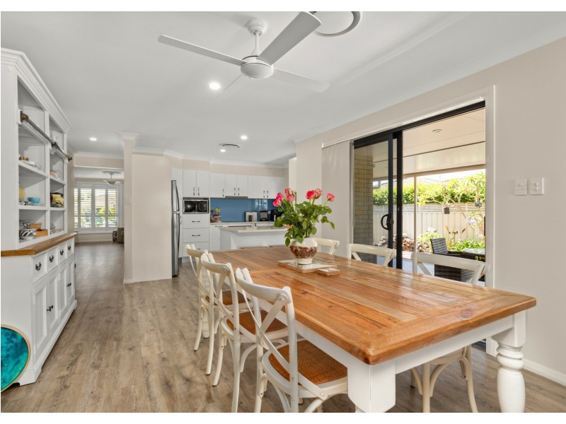 9 Yellowfin Avenue, Old Bar NSW 2430