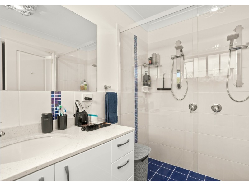 9 Yellowfin Avenue, Old Bar NSW 2430