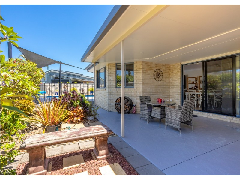 9 Yellowfin Avenue, Old Bar NSW 2430